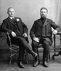 highslide=1:Пряжинский Василий Андреевич (справа). Ок. 1910.